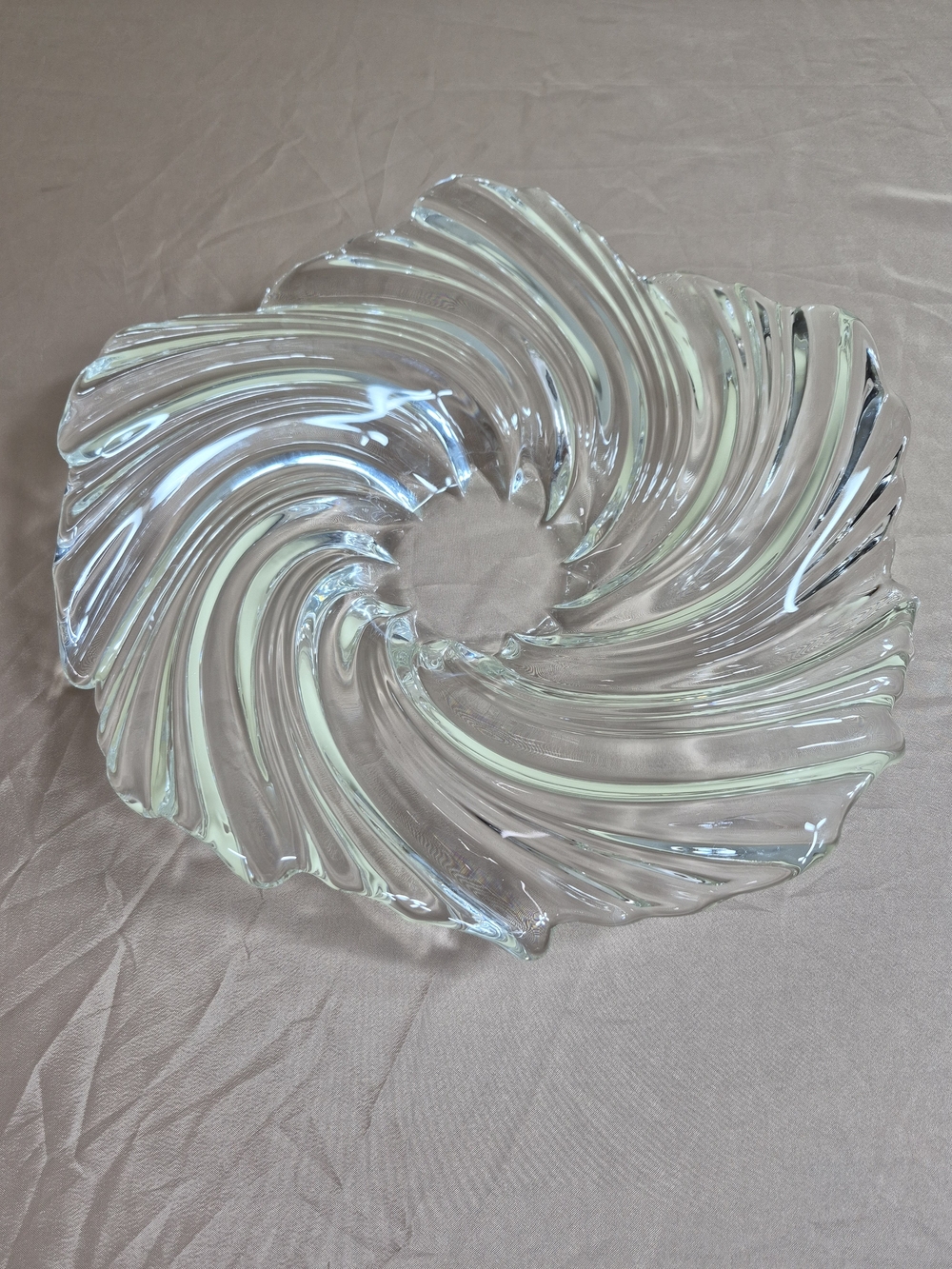Vintage 1980s Mikasa Belle Époque Lead Crystal Swirl Centerpiece Bowl